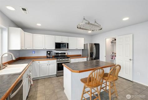 18412 95th Avenue Ct E Puyallup WA 98375