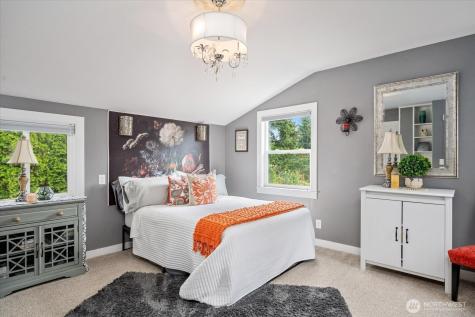 19828 104th Avenue SE Renton WA 98055