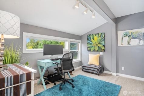 19828 104th Avenue SE Renton WA 98055