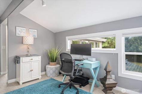 19828 104th Avenue SE Renton WA 98055