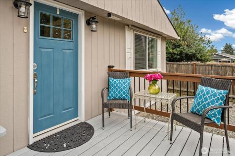 19828 104th Avenue SE Renton WA 98055