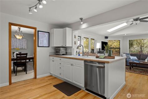 1827 N Whitman Street Tacoma WA 98406