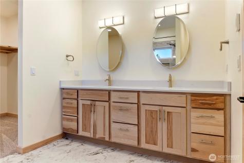 7 Round Rock Lane Winthrop WA 98862