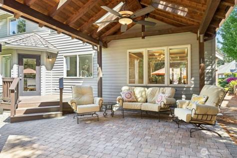 4649 225th Avenue SE Sammamish WA 98075