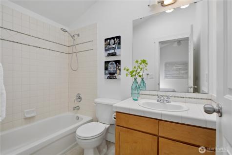 1022 Taylor Avenue N Seattle WA 98109