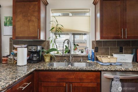 2375 SW Navigator Loop Oak Harbor WA 98277