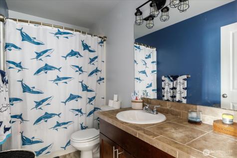 2375 SW Navigator Loop Oak Harbor WA 98277