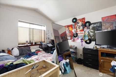 2375 SW Navigator Loop Oak Harbor WA 98277