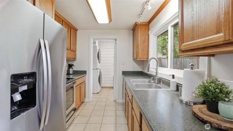 840 211th Place NE Sammamish WA 98074
