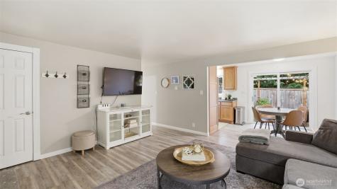 840 211th Place NE Sammamish WA 98074