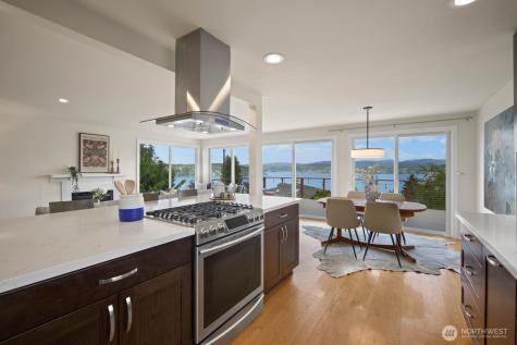 9818 63rd Avenue S Seattle WA 98118