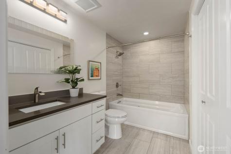 9818 63rd Avenue S Seattle WA 98118