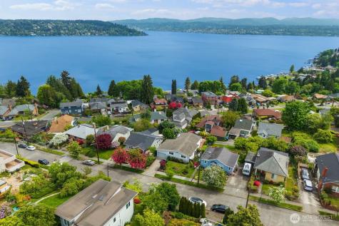 9818 63rd Avenue S Seattle WA 98118