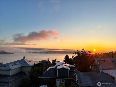 9818 63rd Avenue S Seattle WA 98118
