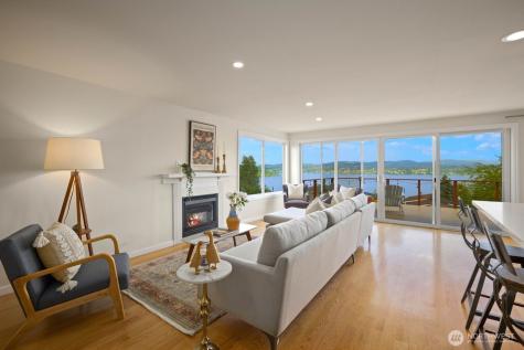 9818 63rd Avenue S Seattle WA 98118