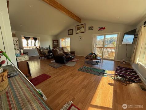 505 Beach Street Pateros WA 98846