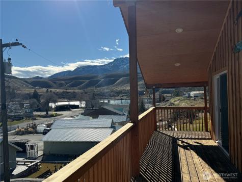 505 Beach Street Pateros WA 98846
