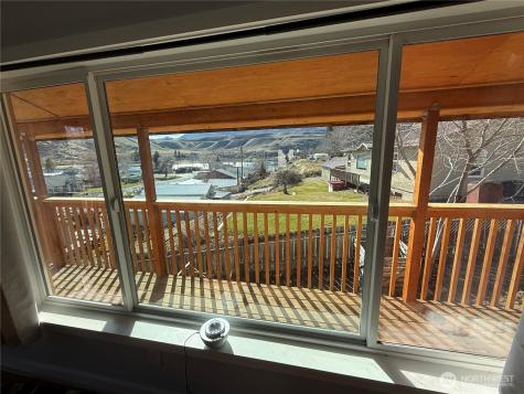 505 Beach Street Pateros WA 98846