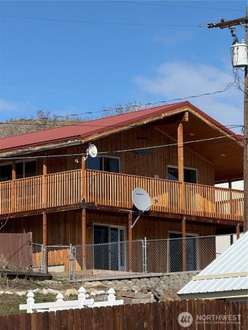 505 Beach Street Pateros WA 98846