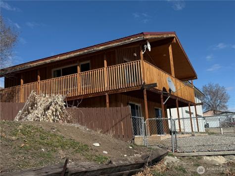 505 Beach Street Pateros WA 98846