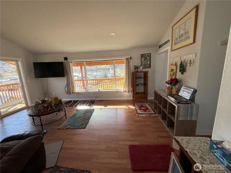 505 Beach Street Pateros WA 98846