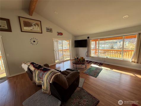 505 Beach Street Pateros WA 98846