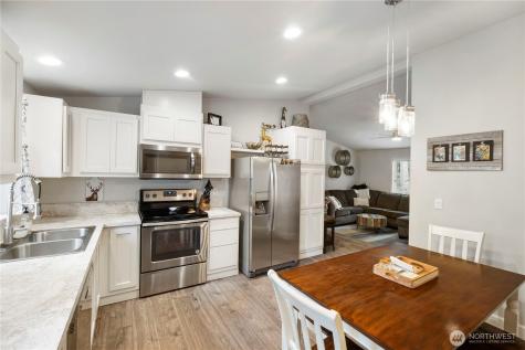138 Sherwood Lane Packwood WA 98361