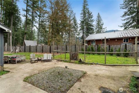 138 Sherwood Lane Packwood WA 98361