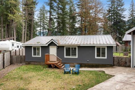 138 Sherwood Lane Packwood WA 98361