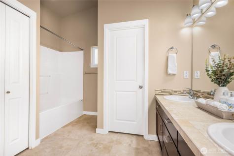 932 N 96th Street Seattle WA 98103