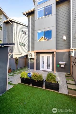 932 N 96th Street Seattle WA 98103