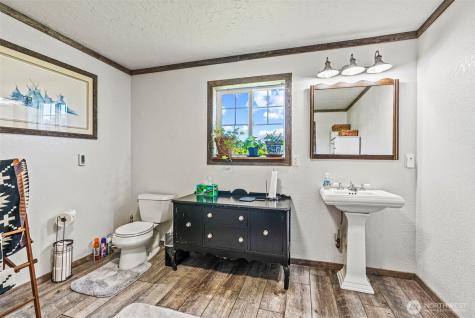 152 Simme Valley Lane Winlock WA 98596