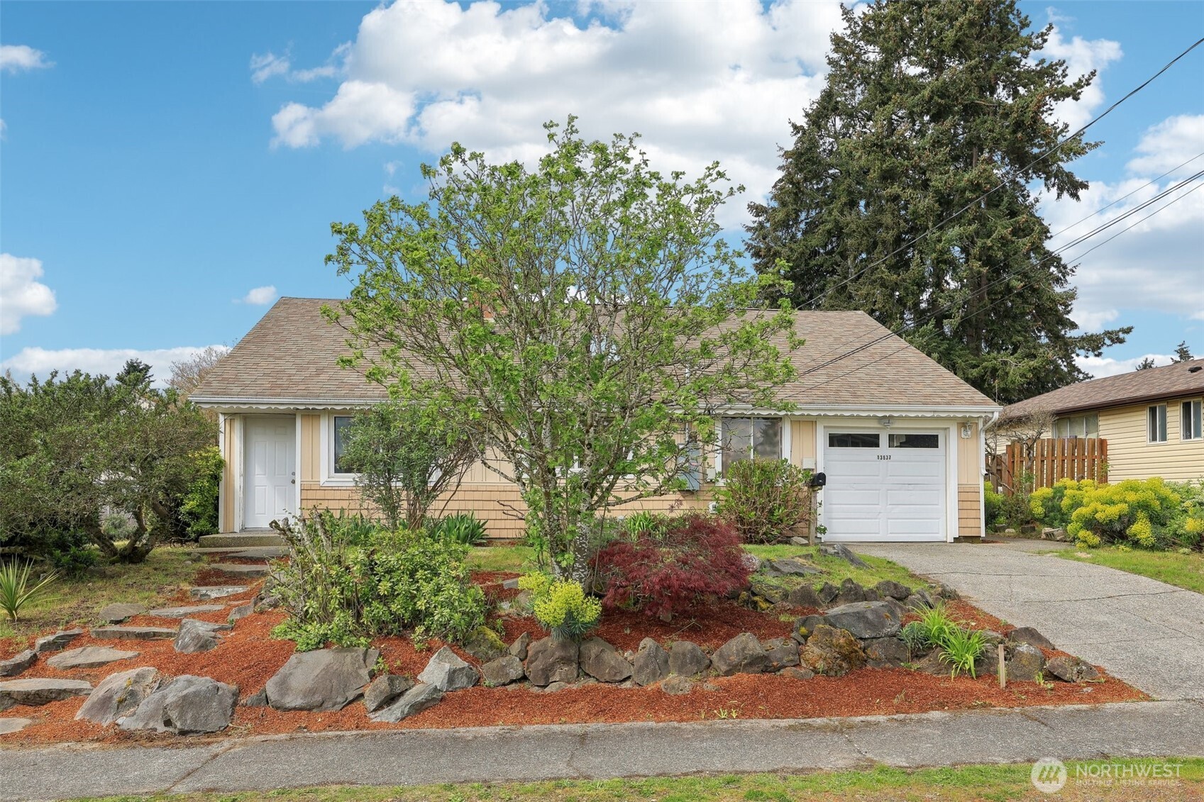 13637 3rd Avenue S Burien WA 98168