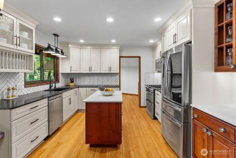 1970 Cambridge Lane SW Olympia WA 98512