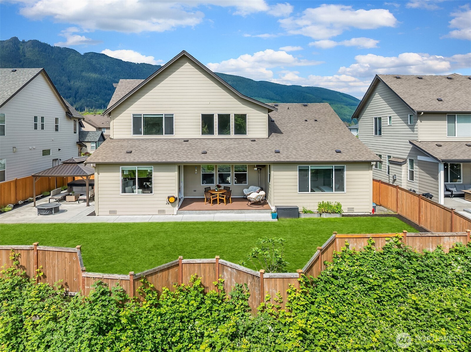 1796 Canyon Ave SE North Bend WA 98045