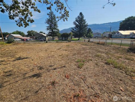 302 Main Street Oroville WA 98844