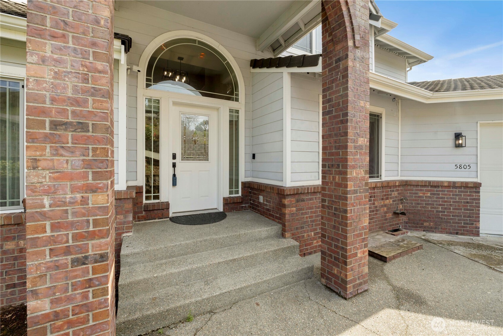 5805 51st Ave Ct E Tacoma WA 98443
