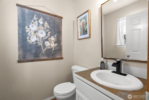 648 Rivenhurst Street Bremerton WA 98310