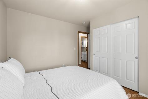 648 Rivenhurst Street Bremerton WA 98310