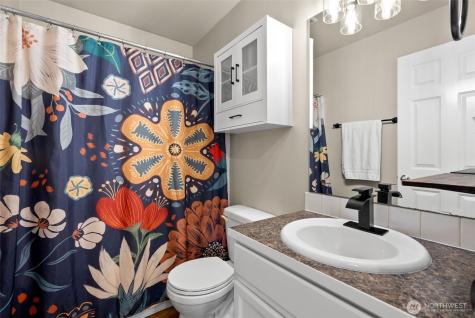 648 Rivenhurst Street Bremerton WA 98310