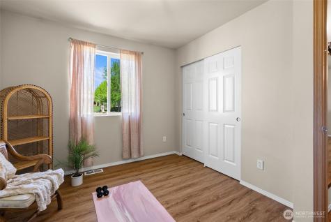648 Rivenhurst Street Bremerton WA 98310