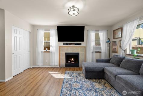 648 Rivenhurst Street Bremerton WA 98310