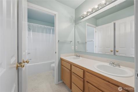 18819 89th Avenue E Puyallup WA 98375