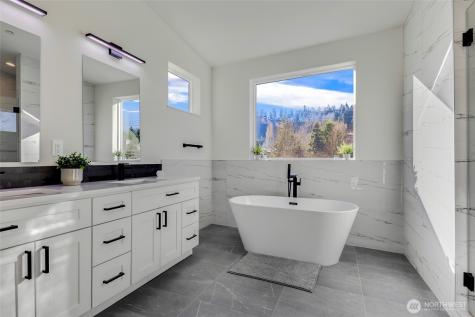 10618 E Riverside Drive Bothell WA 98011