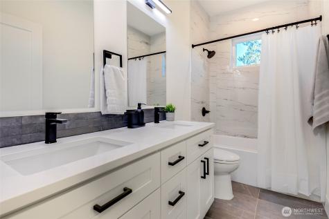 10618 E Riverside Drive Bothell WA 98011