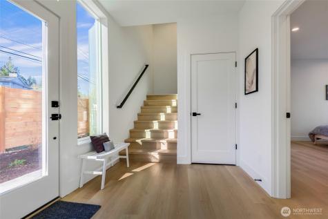 10618 E Riverside Drive Bothell WA 98011