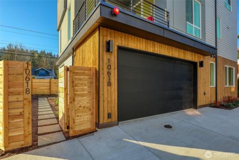 10618 E Riverside Drive Bothell WA 98011