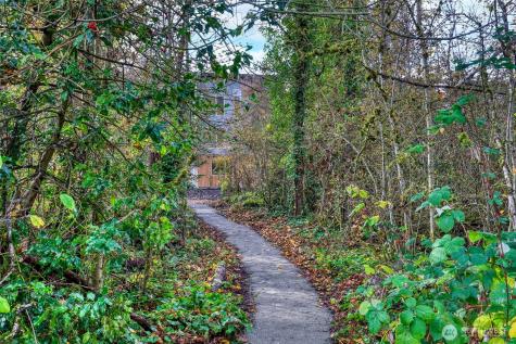 10618 E Riverside Drive Bothell WA 98011