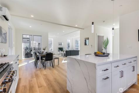 10618 E Riverside Drive Bothell WA 98011