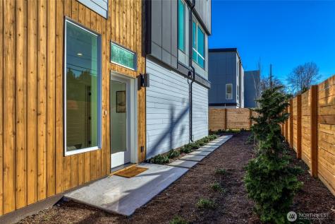 10618 E Riverside Drive Bothell WA 98011